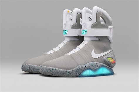 nike self lacing mags